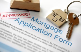 Rising mortgage rates: Should you switch to a fixed rate mortgage? article